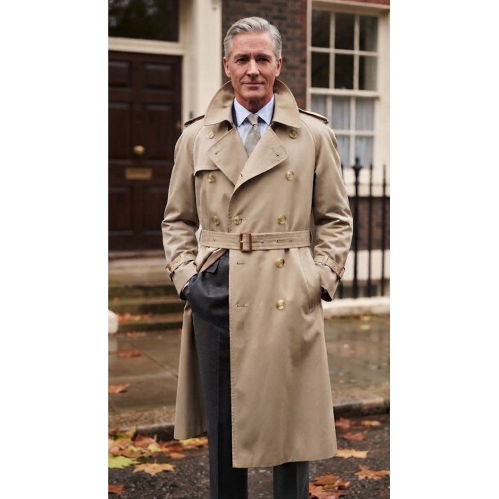 Vintage Burberry's Double Breasted Trench Coat Khaki Tan Belt Men Sz 46R 80s 90s